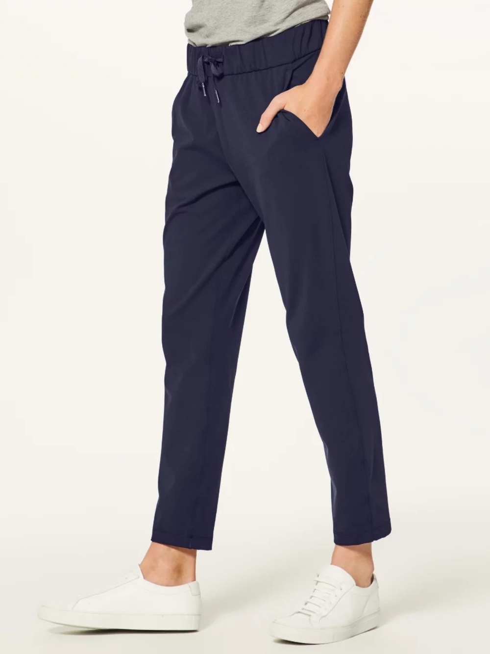 Lululemon On The Fly Athletic Fit, Size 6